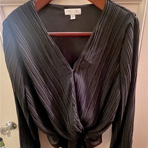 SHE + SKY Accordion Pleat Draped Cross Front Long Sleeve Body Suit Sz L.